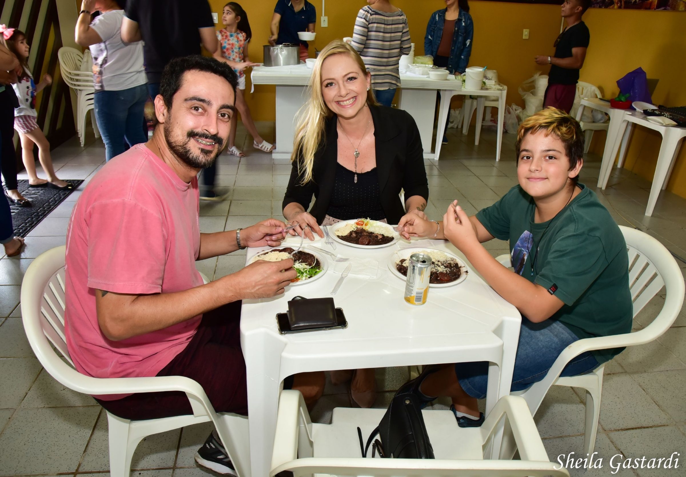 Feijoada da Igreja Luz Para as Nações de Junho! Feijoada da Igreja Luz Para as Nações de Junho!